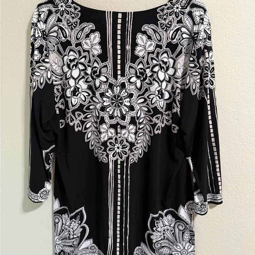 JM Collection Black White Floral Embellished Tunic Top Size L - Picture 4 of 5